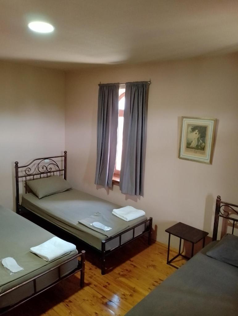 Chateau Tetri Bairagebi White Flags photo 1