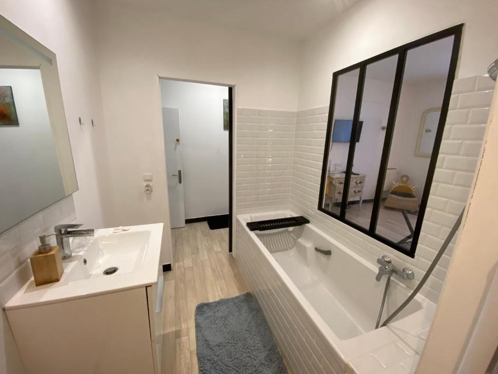 Chambre & salle de bain privée - LV 33 photo 4