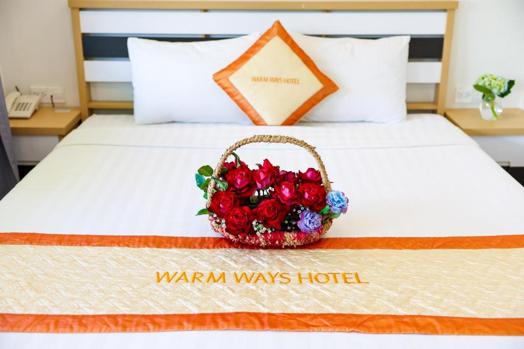 WARM WAYS HOTEL