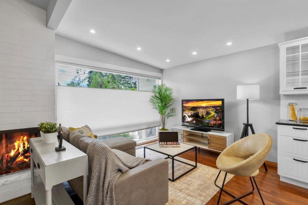 Relaxing home with Office near downtown