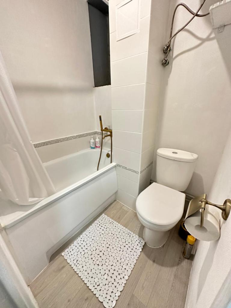 Čaka Street Royal Apartment 42 - Tap to explore photos