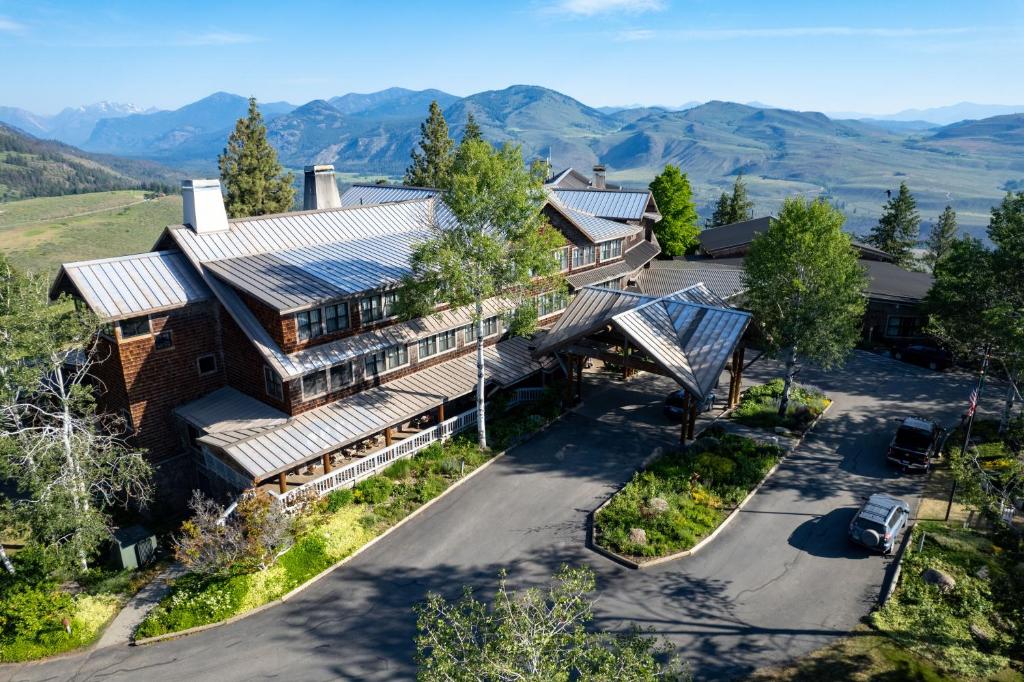Sun Mountain Lodge image