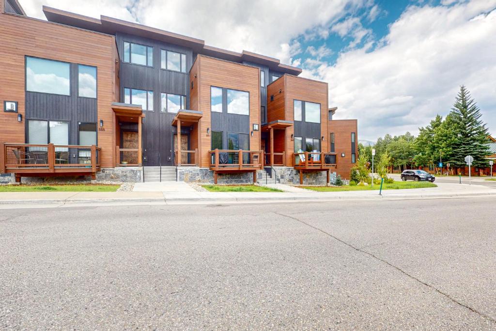 Alpine Vista Haven photo 1