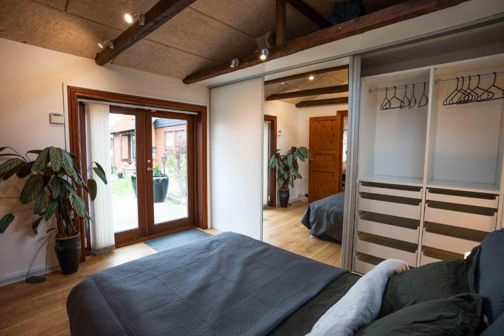 New Cozy Central Scandinavian Skylight House photo 1