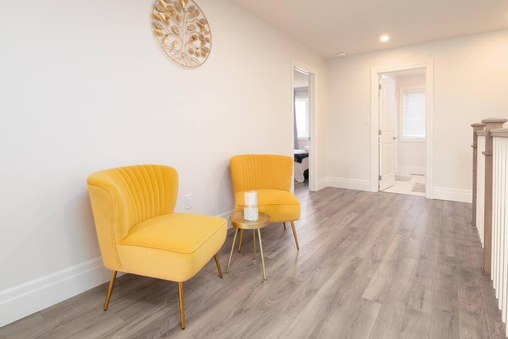 Stylish House W a Media Room Near Downtown Picton photo 4