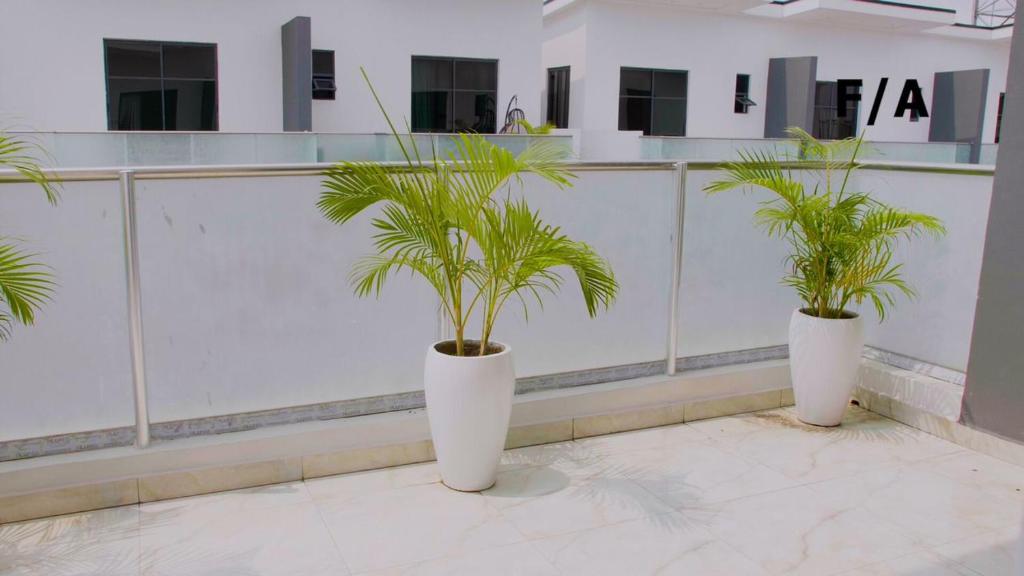 Favourite Luxury 2 Bedroom Apartment photo 1