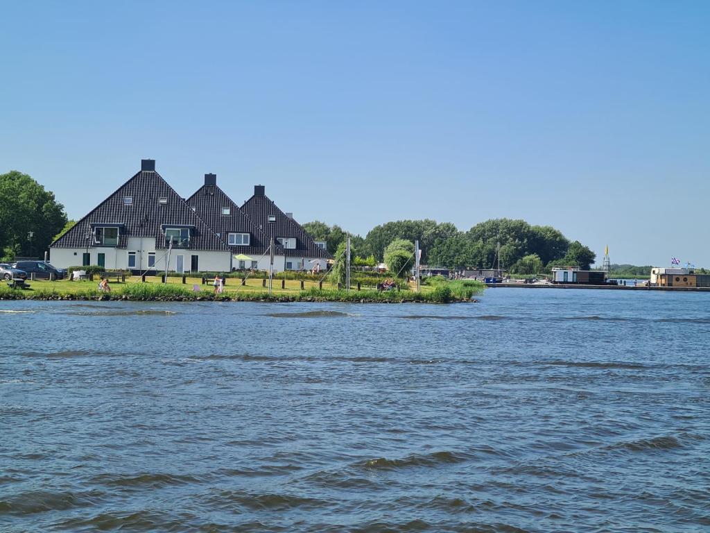 Welkom in mijn Studio vlak bij het Snekermeer !
