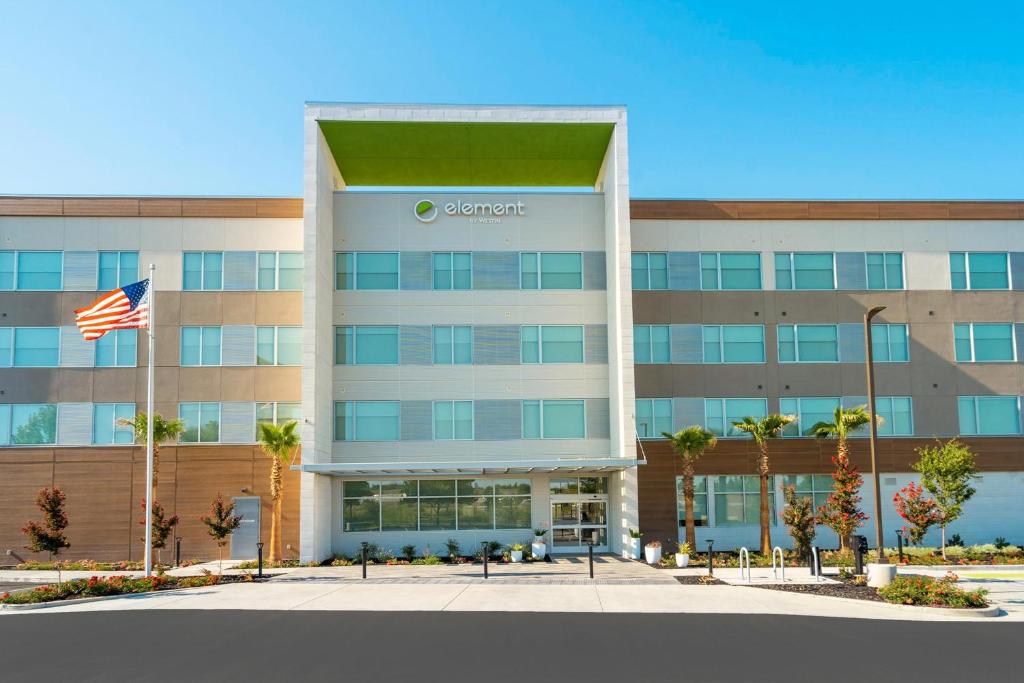 Element Sacramento Airport image