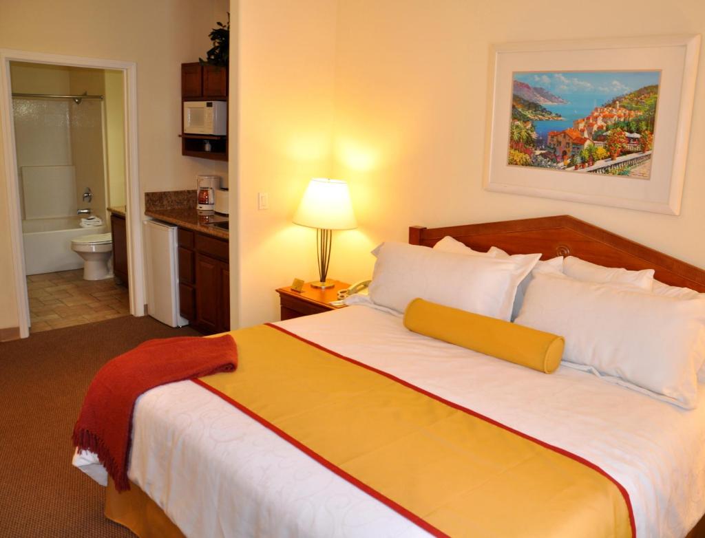 Сьюит (Люкс-студио), Club de Soleil All-Suite Resort