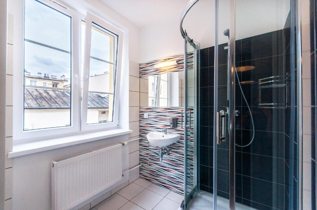 Трехместный (Трехместный номер Делюкс с собственной ванной комнатой), Premium Hostel