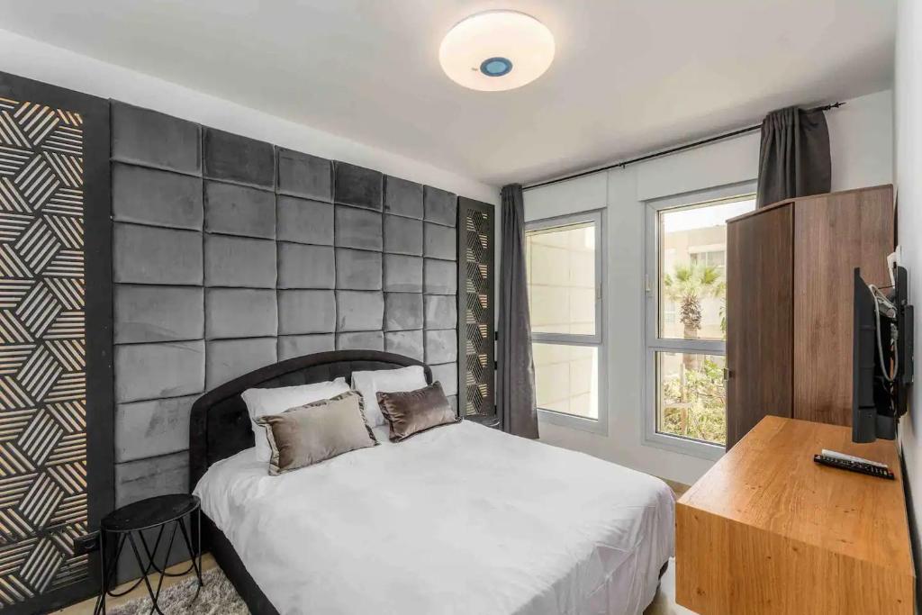 Awesome 2BR/2Bath with Pool and Gym photo 3