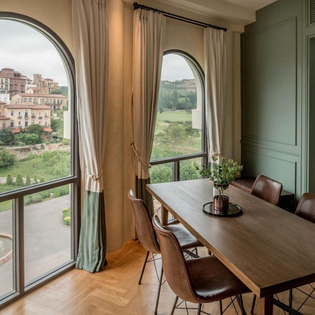 Toscana Piazza by Toscana Valley Room Type - Bassa Vista King Bed