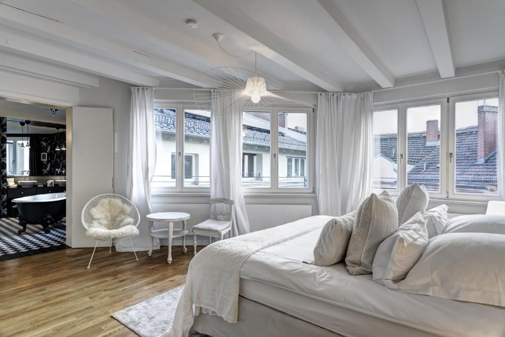 Сьюит (Люкс пентхаус с тремя спальнями), Gorki Apartments