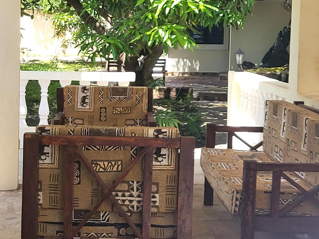 LeoMar 2 Diani Beach Ferienhaus mit grossen tropischen Garten und Pool photo 3