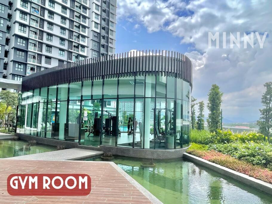 Parkland Batu 11 near MRT 5-6PAX Free Parking photo 3