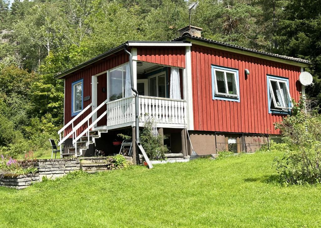 Cozy cottage by Kroppefjall in Hogsater photo 3