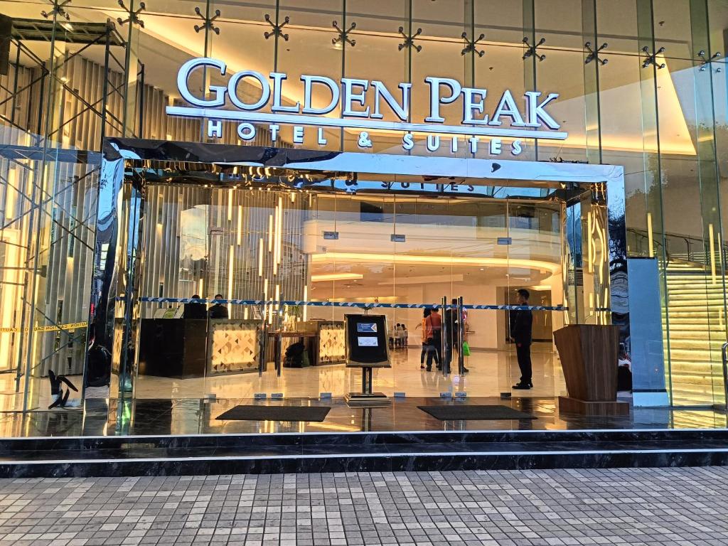Golden Peak Hotel & Suites powered by Cocotel photo 4