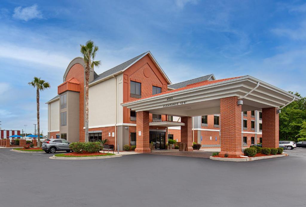 Holiday Inn Express Savannah South I-95 Richmond Hill, an IHG Hotel photo 1