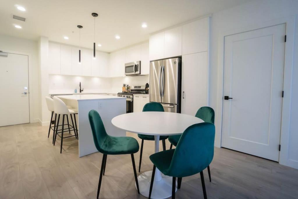 Beautiful 2 Bdrm Condo in Langley