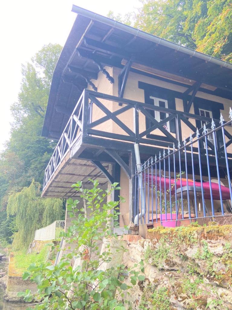 Le chalet bucolique au bord de l'eau photo 4