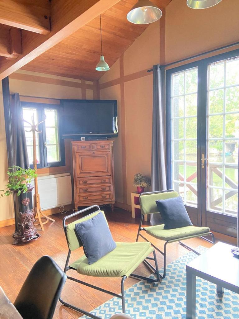 Le chalet bucolique au bord de l'eau photo 2