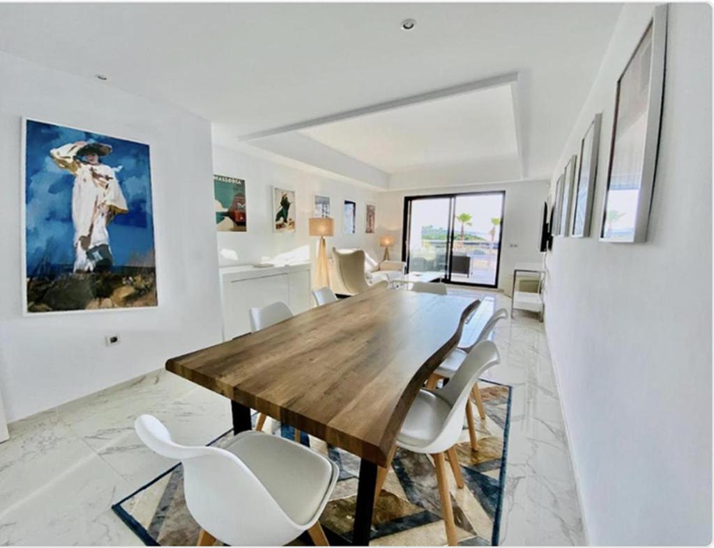 Modern 2-Bed Seaside Apartment in Casares Costa photo 2