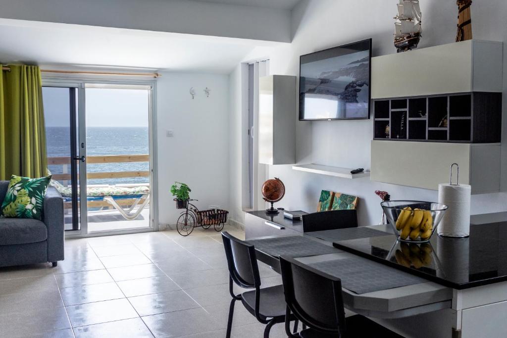 La Garita Beach House photo 3