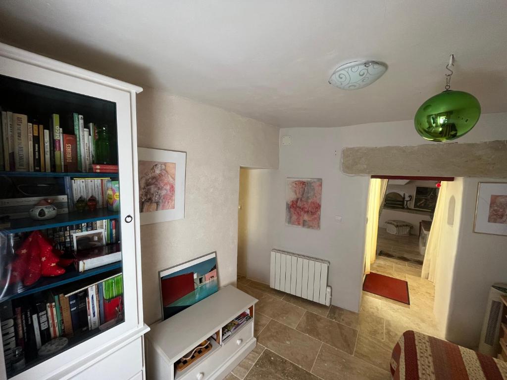 Appartement complet - Salles sous Bois photo 4