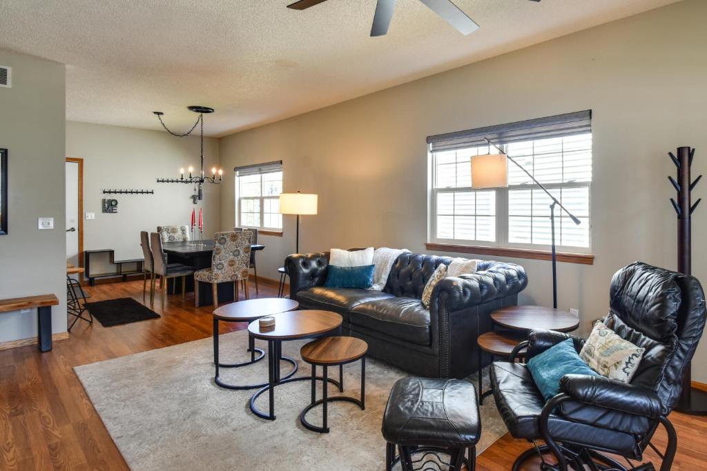 Cozy Iowa City Home about 2 Mi to Kinnick Stadium! photo 4