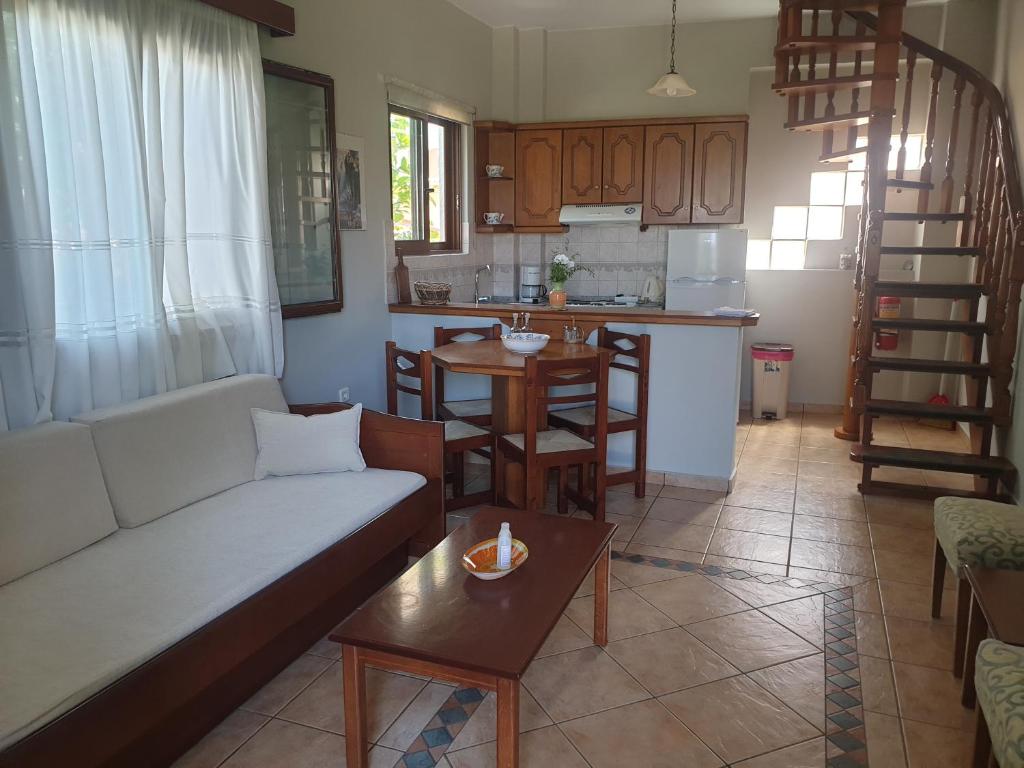 Ostria Maisonettes and Studios photo 3