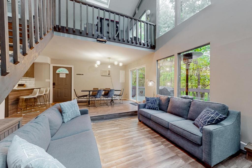 Brentwood Burrow photo 4