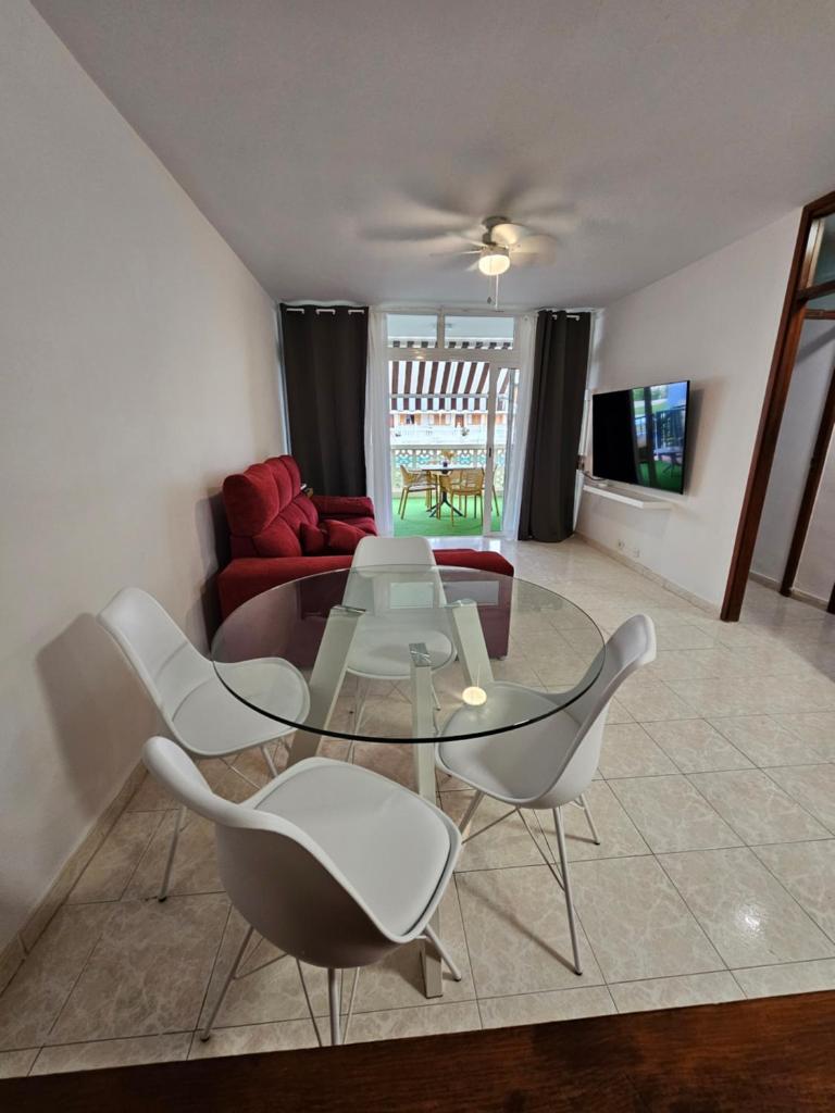 Fayser 108, 2 bedrooms, AC, steps to beach - Tap to explore photos