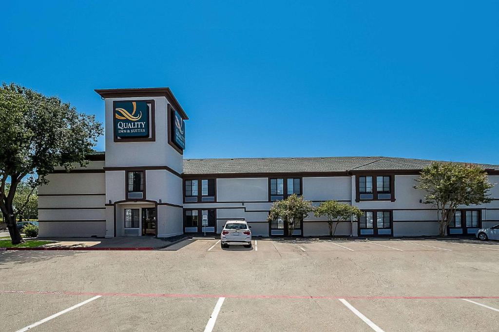 Quality Inn & Suites DFW Airport South image