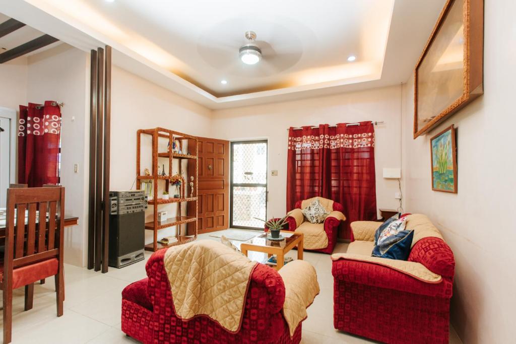 Bahay Ni Kikay Vacation Rental - WiFi Included photo 3