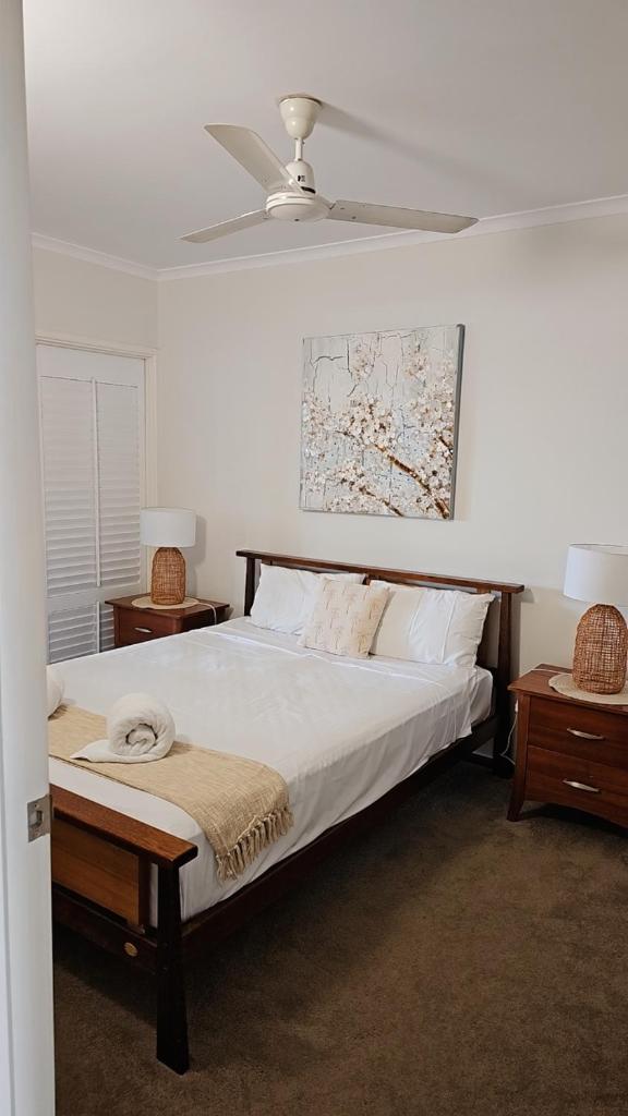 Airlie Seaview Apartments photo 2