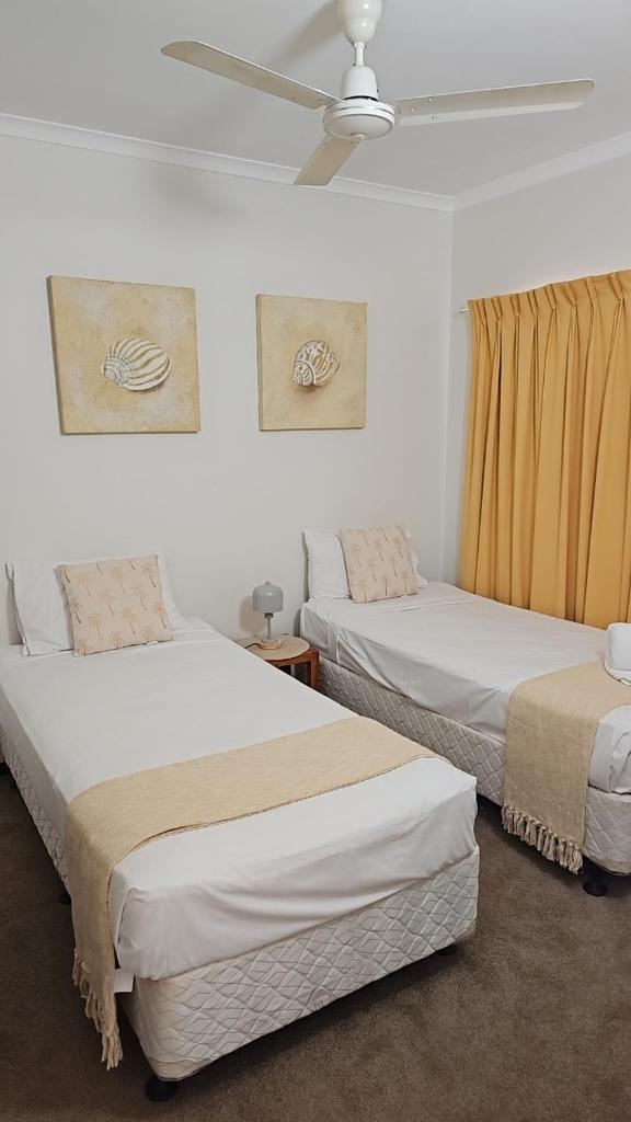 Airlie Seaview Apartments photo 3