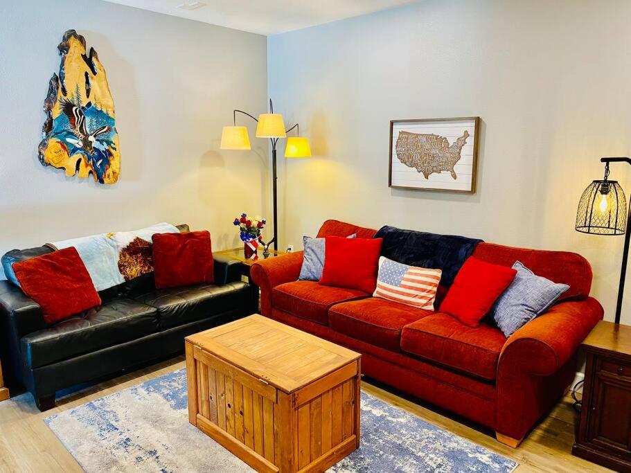 Eagle Nest River Views Hot Tub Games Sleeps 6 photo 1