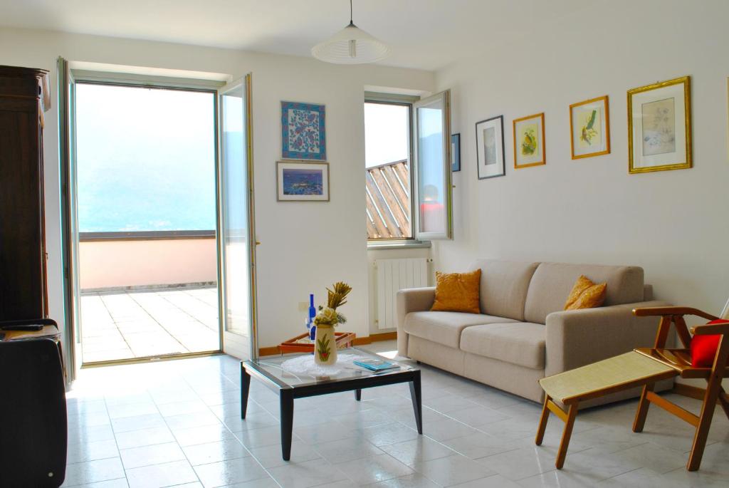 Apartment on 2 levels with large Terrace Lake View photo 2