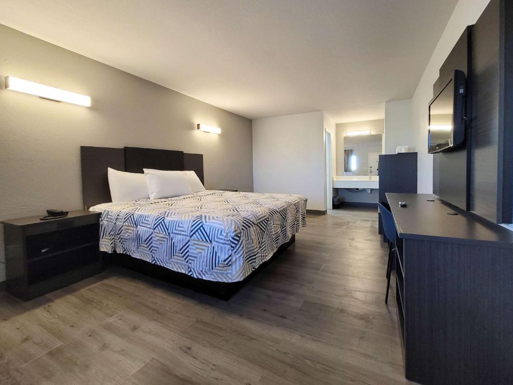 Motel 6 Wichita, KS – South I-35 image