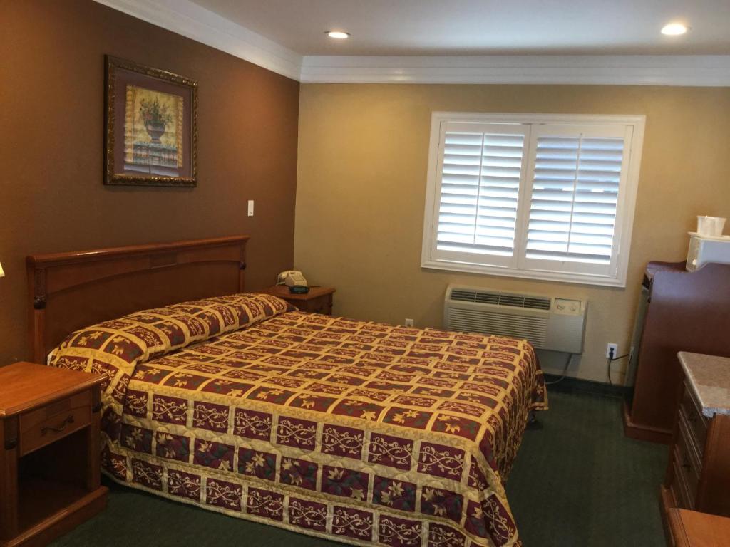 Двухместный (Номер с кроватью размера «king-size»), Beverly Inn