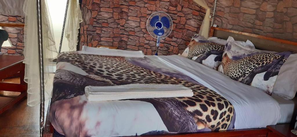 Amanya 1-Bed Leopard Family with Mt Kilimanjaro vi photo 2