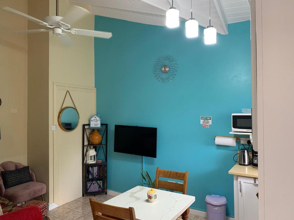 Sunrise Suite photo 2