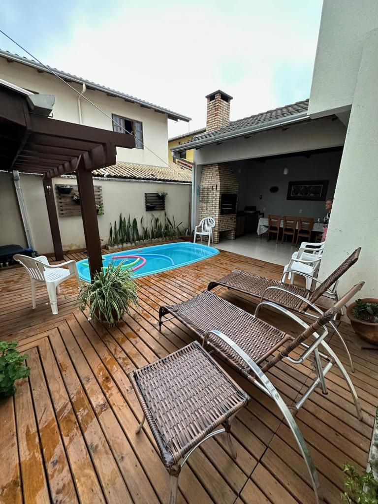 Casa com piscina-4 quartos e 4 banheiros photo 1