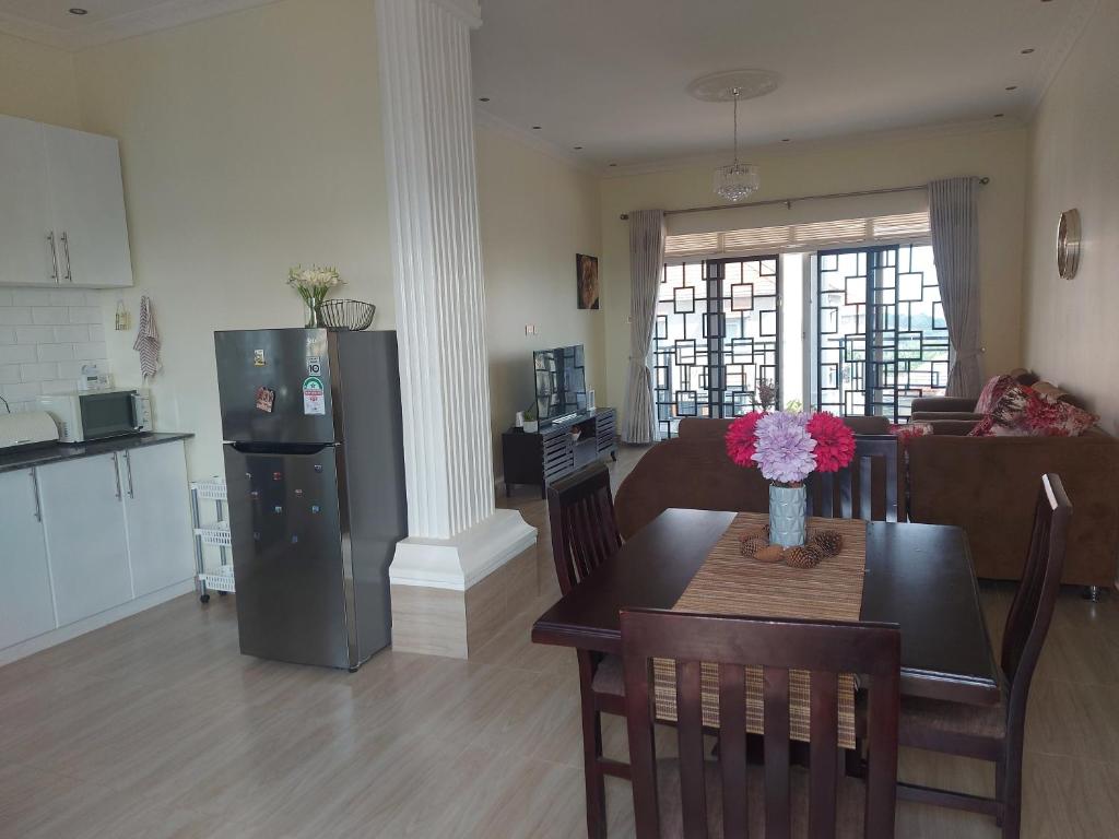 Freeve Suites Akright City Bwebajja photo 1