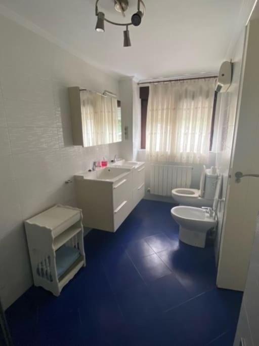 Apartado y cerca de todo photo 4