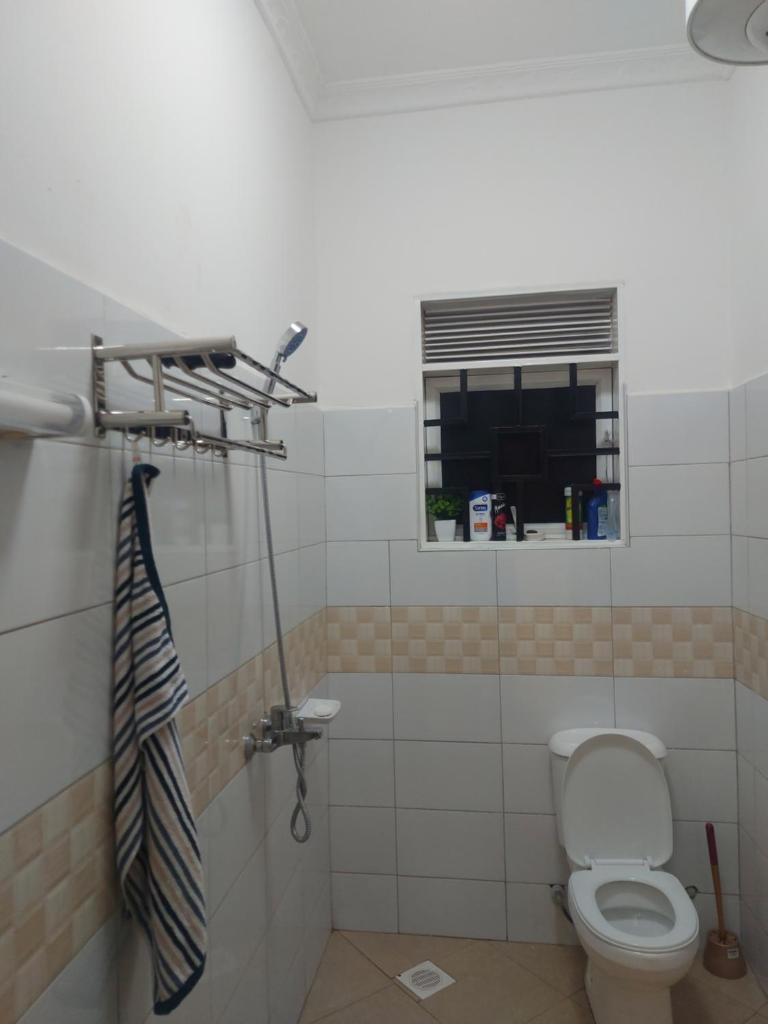 Freeve Suites Akright City Bwebajja photo 3