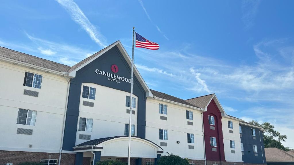Candlewood Suites South Bend Airport, an IHG Hotel photo 1