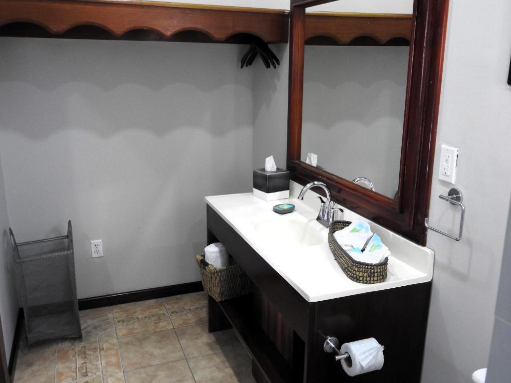 The Toucan Inn photo 4