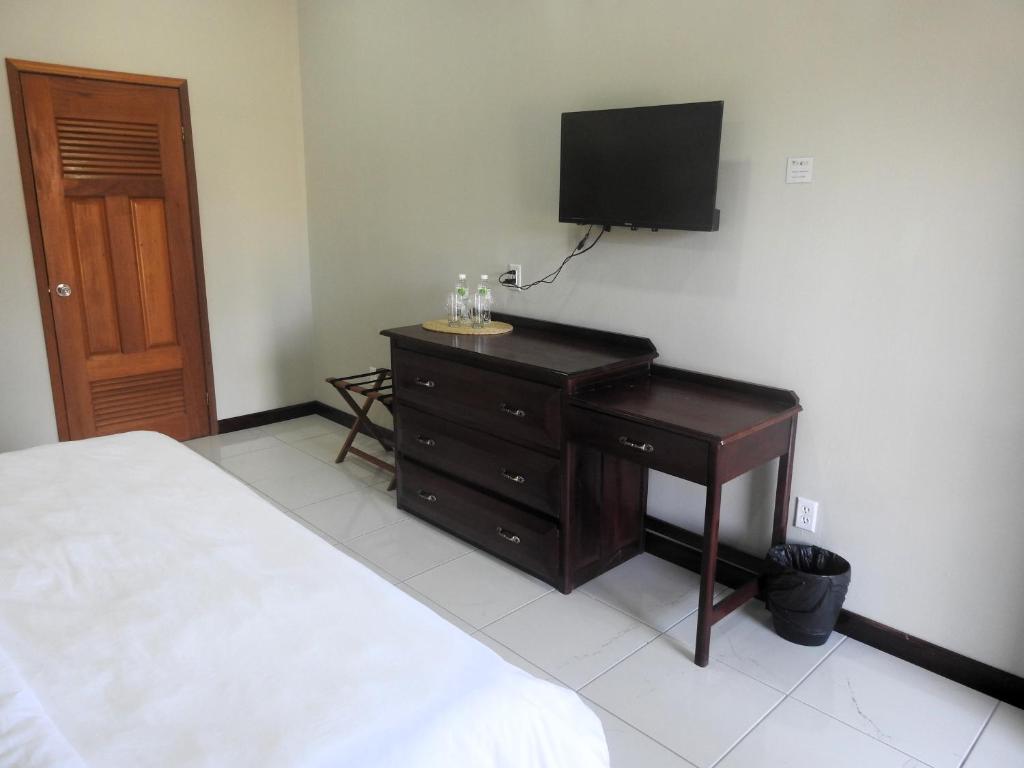 The Toucan Inn photo 3
