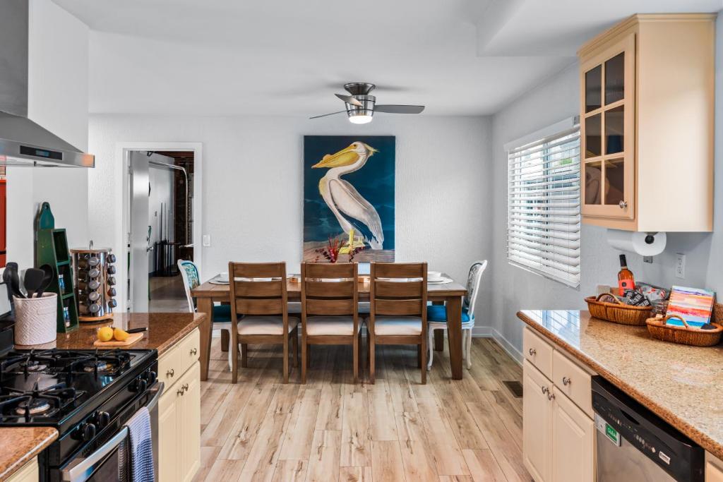 Mile to Beach! Private, Family & Pet Friendly Oasis! Pool Table & Hot tub! photo 3